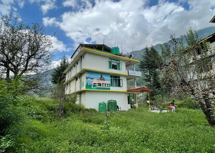 Safar ManaliHostel